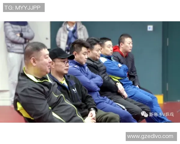 足球场球星签名收藏集精彩展示名将亲笔签名珍品图片